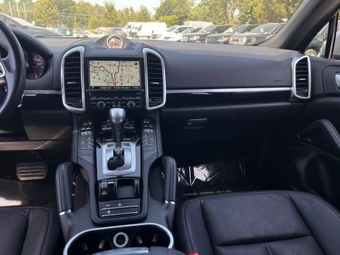 Used 2016 Porsche Cayenne AWD/4WD image 14
