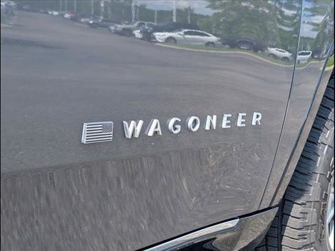 Used 2023 Jeep Wagoneer 4WD image 28