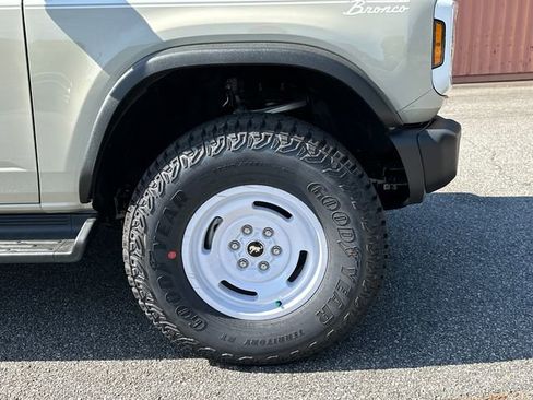 New 2026 Ford Bronco Heritage Edition AWD/4WD image 12