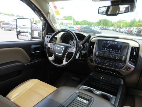 Certified 2017 GMC Sierra 2500 Denali w/ Duramax Plus Package AWD/4WD image 28