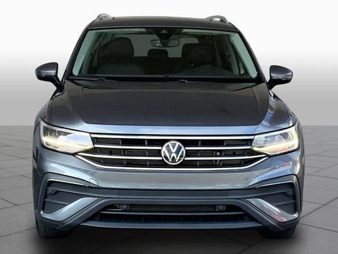 Used 2023 Volkswagen Tiguan SE w/ Panoramic Sunroof Package FWD image 5
