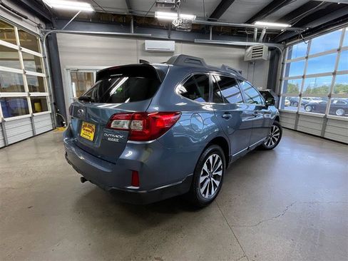Used 2016 Subaru Outback 2.5i Limited AWD/4WD image 5
