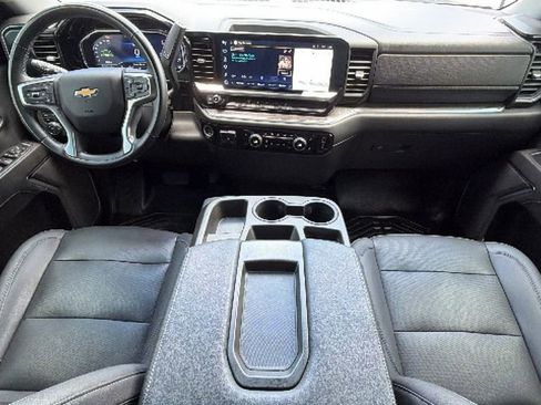 Used 2024 Chevrolet Silverado 2500 LTZ AWD/4WD image 27
