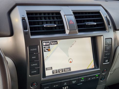 Used 2015 Lexus GX 460 image 16