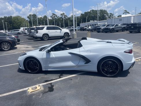 Used 2022 Chevrolet Corvette Stingray Convertible w/ Z51 Performance Package RWD image 38