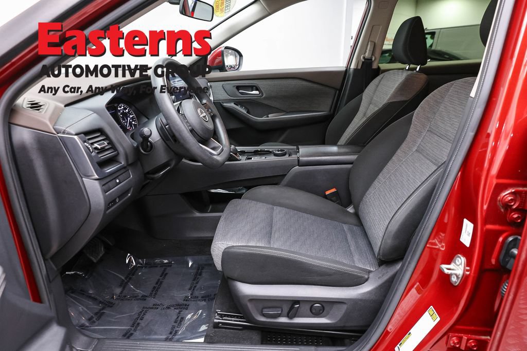 Used 2023 Nissan Rogue SV AWD/4WD image 14