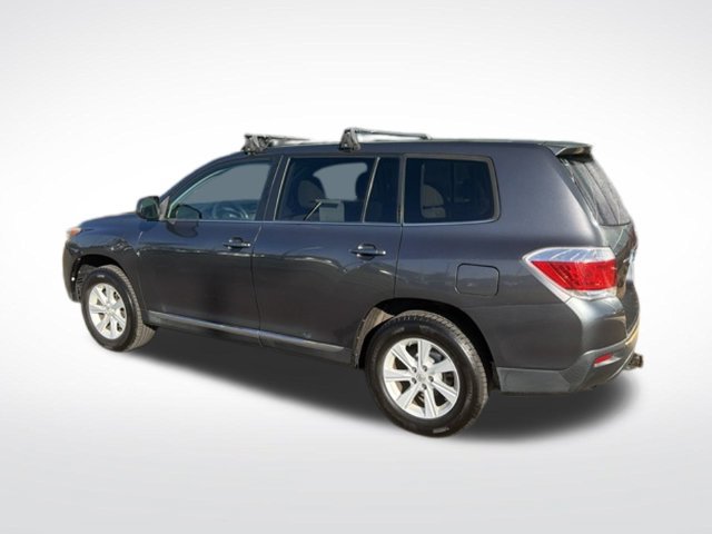 Used 2013 Toyota Highlander FWD w/ Cold Weather Pkg image 25