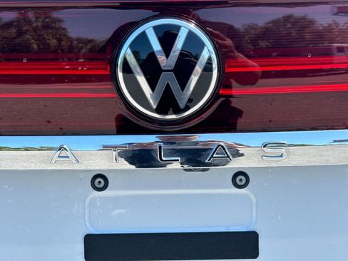 Certified 2026 Volkswagen Atlas SE FWD image 19