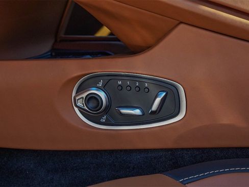 Used 2024 Aston Martin DB12 Coupe image 38