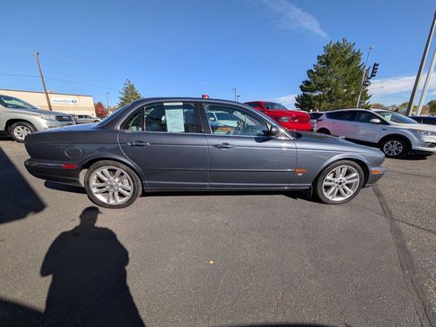 Used 2004 Jaguar XJ8 image 8