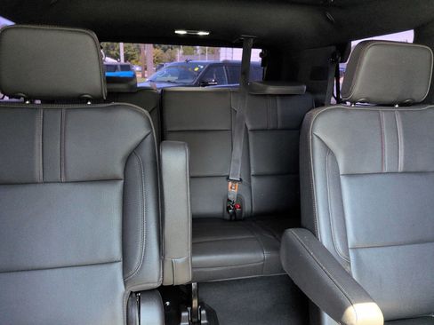 Used 2022 Chevrolet Tahoe RST w/ Sport Performance Package AWD/4WD image 11