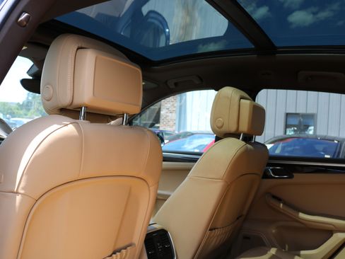 Used 2017 Porsche Macan S image 22