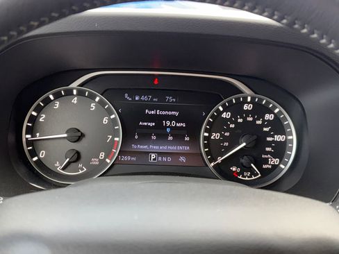 Used 2025 Nissan Frontier SV w/ SV Convenience Package image 14