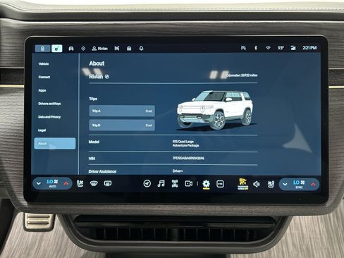 Used 2024 Rivian R1S Adventure AWD/4WD image 29