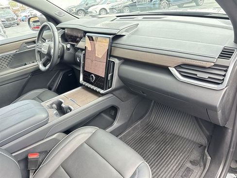 Certified 2024 GMC Acadia Denali FWD image 29