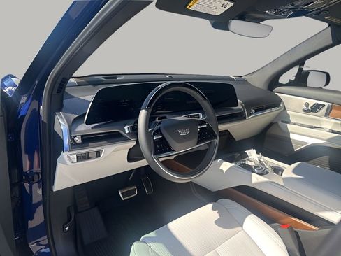 New 2026 Cadillac Vistiq Sport w/ LPO, Floor Liner Package image 26