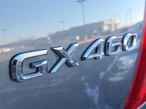 Used 2011 Lexus GX 460 Premium image 16