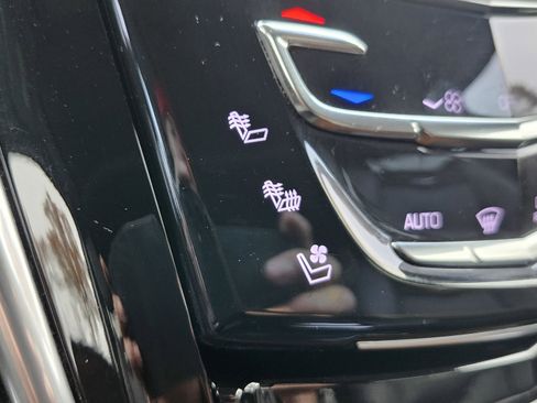 Used 2018 Cadillac Escalade Luxury image 7