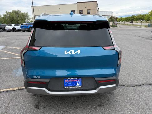 Used 2024 Kia EV9 Wind AWD/4WD image 7