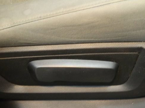 Used 2018 RAM 1500 Classic SLT image 12