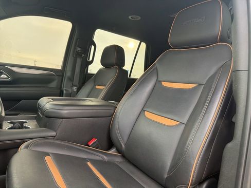 Used 2024 GMC Yukon AT4 w/ Technology Package AWD/4WD image 10