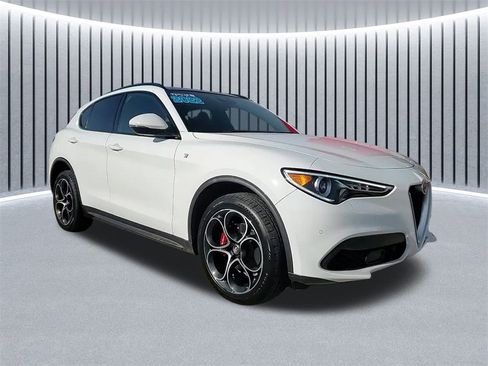 Used 2022 Alfa Romeo Stelvio Ti image 1