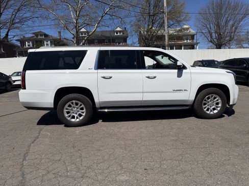 Used 2019 GMC Yukon XL SLT image 7