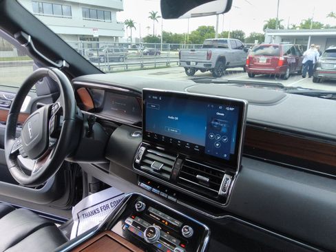 Used 2022 Lincoln Navigator L Reserve AWD/4WD image 29