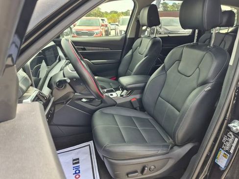 Used 2025 Kia Telluride EX w/ EX Captain's Chair Package image 10