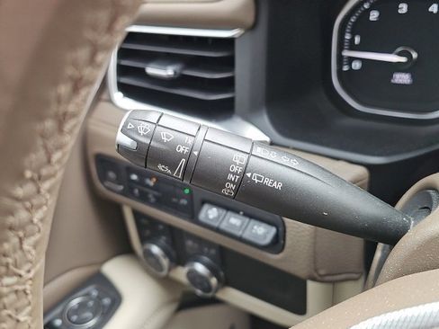 Used 2021 GMC Yukon Denali w/ Denali Premium Package image 33