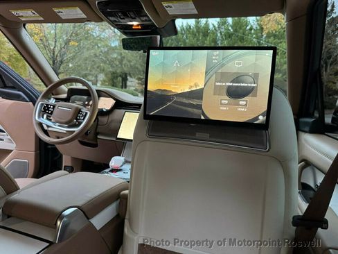 Used 2025 Land Rover Range Rover SV image 61