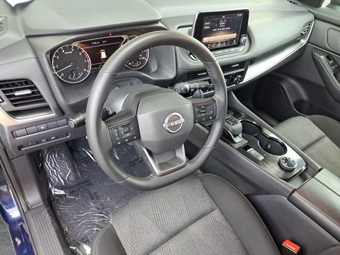 Used 2026 Nissan Rogue SV AWD/4WD image 13