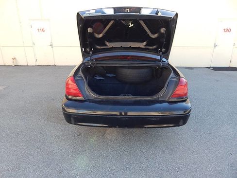 Used 2007 Ford Crown Victoria Police Interceptor image 32