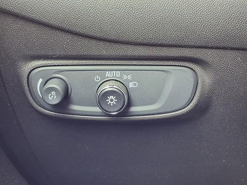 Used 2024 Chevrolet Equinox LT image 18