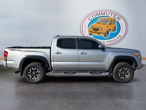 Used 2017 Toyota Tacoma TRD Off-Road image 6