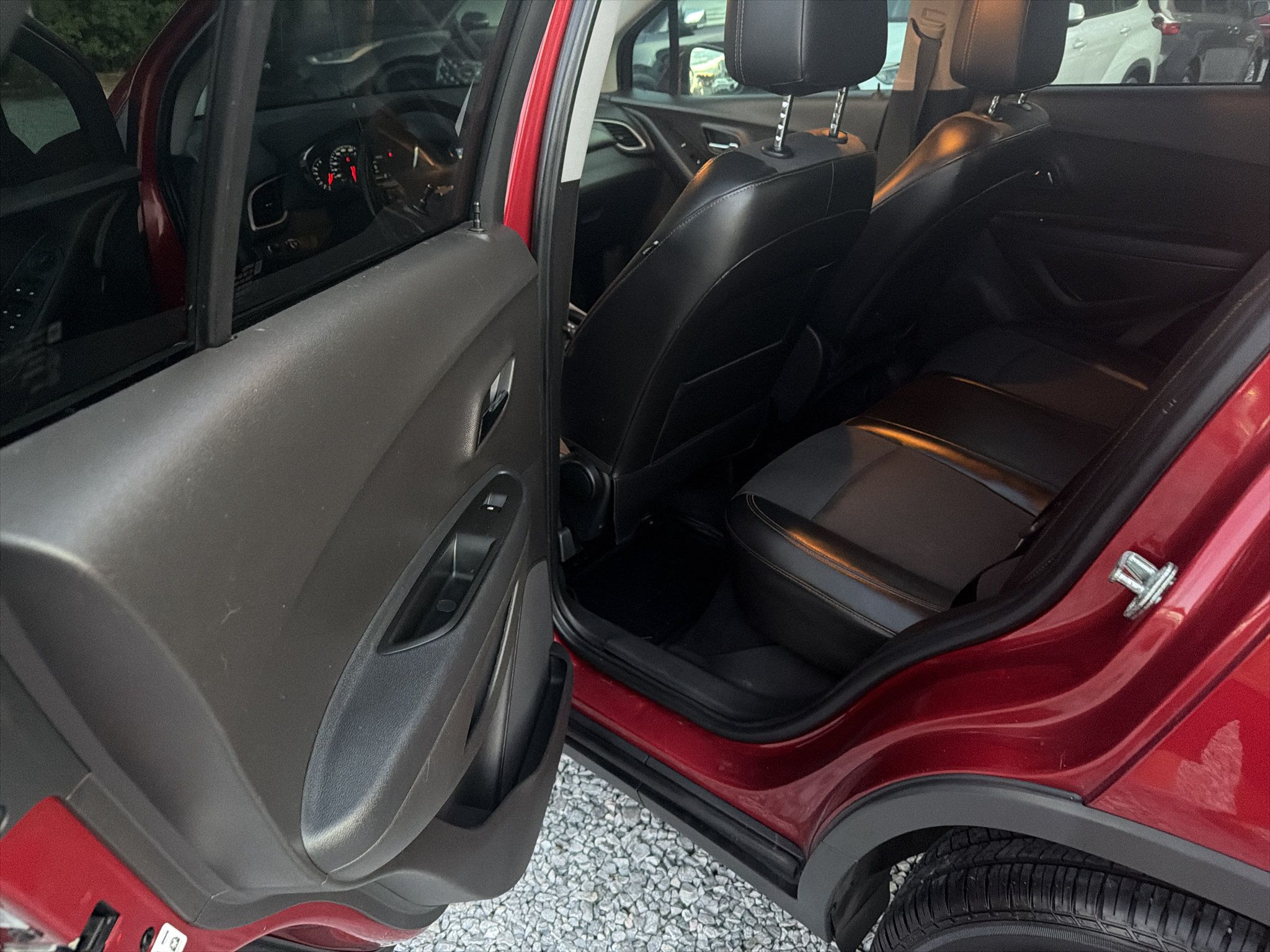 Used 2018 Chevrolet Trax LT w/ LT Convenience Package FWD image 17