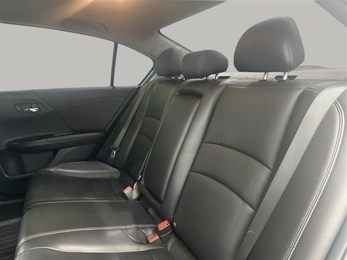Used 2017 Honda Accord EX-L image 10