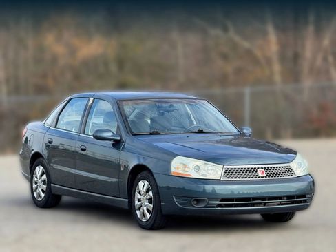 Used 2004 Saturn L-Series L300 image 1