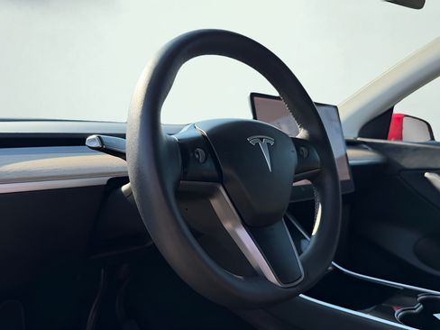 Used 2021 Tesla Model Y 2WD image 59
