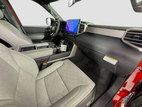 Certified 2025 Toyota Tundra Limited AWD/4WD image 30