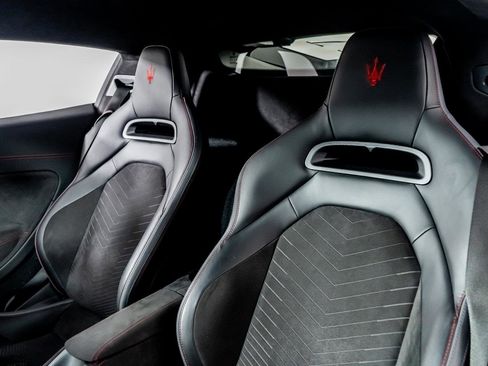 Used 2022 Maserati MC20 Coupe image 3