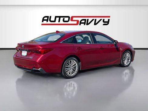 Used 2020 Toyota Avalon Limited w/ Advanced Safety Package FWD image 7