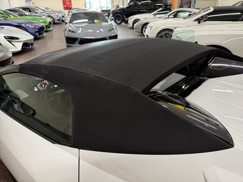 Used 2019 Lamborghini Huracan Performante AWD/4WD image 21