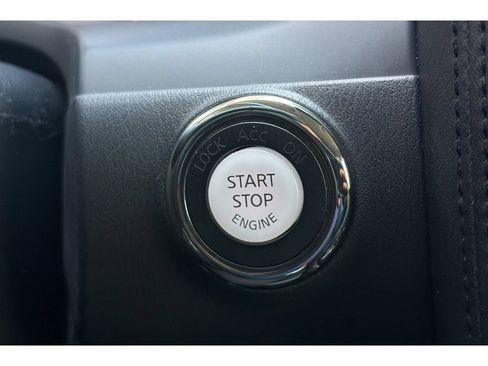 Used 2021 Nissan Armada SV w/ SV Appearance Package RWD image 27