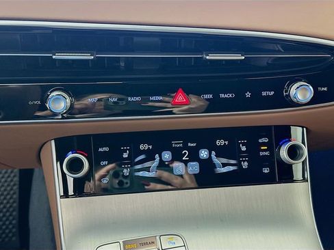 Certified 2026 Genesis GV70 2.5T Advanced image 16