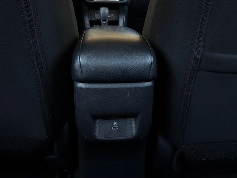 Used 2025 Nissan Versa SV FWD image 11