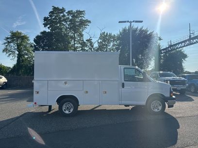 New 2025 GMC Savana 3500 w/ Power Convenience Package