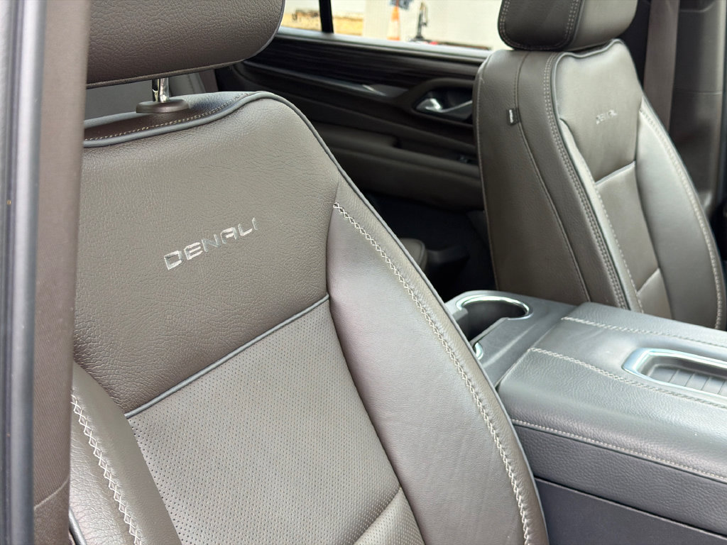 Used 2021 GMC Yukon Denali AWD/4WD image 14