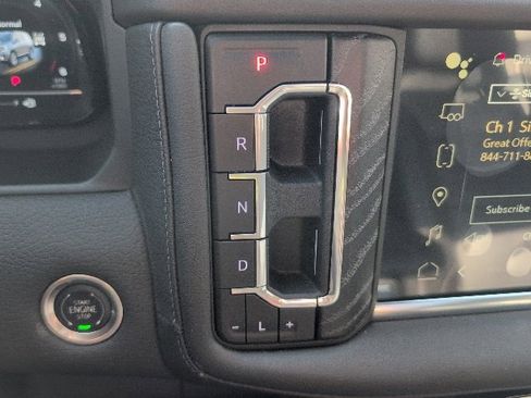 Used 2024 GMC Yukon Denali image 37