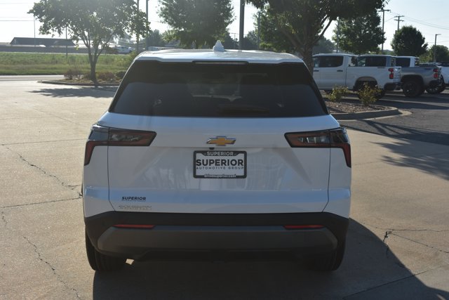 New 2027 Chevrolet Equinox LT FWD image 6